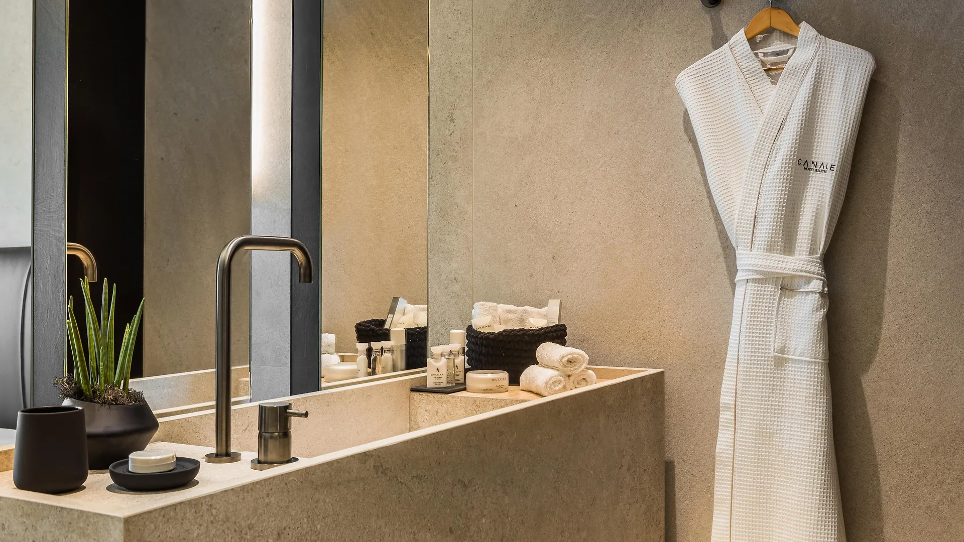 Canale Hotel & Suites Argostoli   Argostoli (Kefalonia)